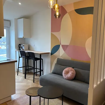 Aparte Theatre, Studio Au Coeur De Laval * لافال