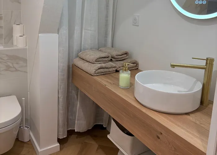 Appartamento Aparté Théâtre, Studio au Cœur de Laval *